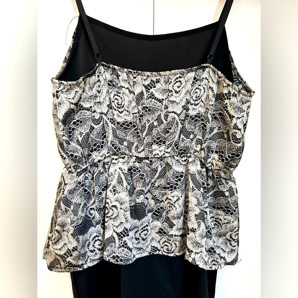 Women’s Black Bodycon Dress with Cream Lace Print Peplum - Size Medium - Picture 7 of 7